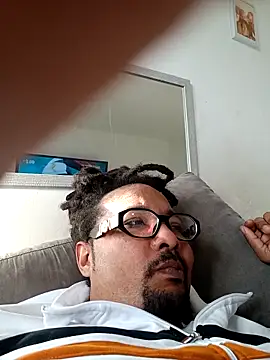 Snapshot of romero115 chatting on 18, 11, 2025 romero115 online show from 18, 11, 2025