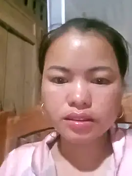 emly-xinh18 online show from 23, 9, 2025