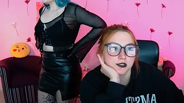 casey meow  online show from 21, 4, 2026