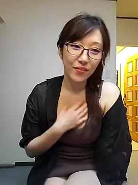 M Kaede online show from 21, 10, 2025