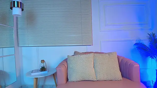 alessia moon1 online show from 23, 10, 2025