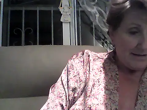 LadyLuxe xx online show from 13, 10, 2025