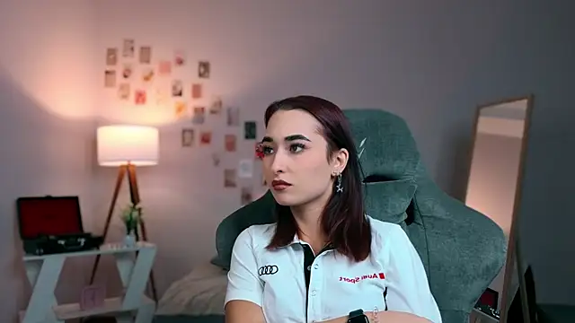 yourfitoviolett online show from 20, 9, 2025
