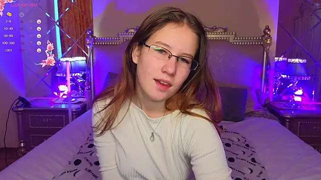 Lisa Roses online show from 10, 10, 2025