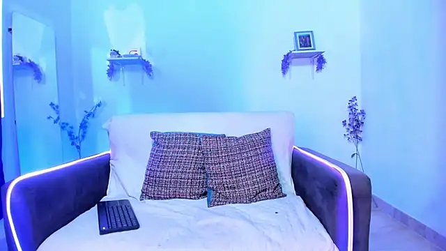 karlaaa   online show from 4, 12, 2025