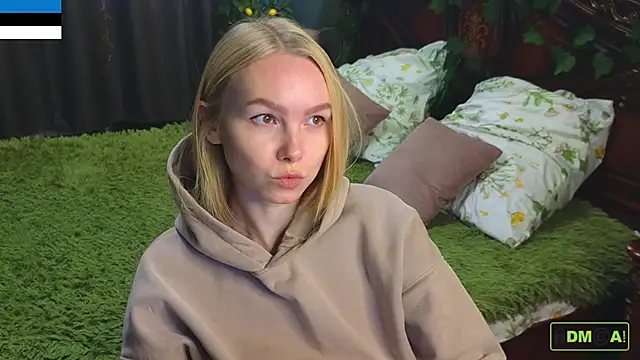 Snapshot of hey_Olivia chatting on 16, 11, 2025 hey Olivia online show from 16, 11, 2025