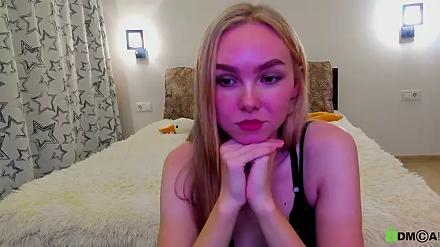 Snapshot of hey_Olivia chatting on 13, 11, 2025 hey Olivia online show from 13, 11, 2025