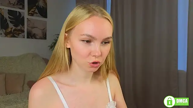 Snapshot of hey_Olivia chatting on 28, 10, 2025 hey Olivia online show from 28, 10, 2025