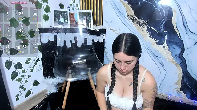 brittanyy20 online show from 17, 1, 2026