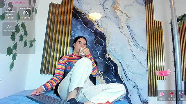 brittanyy20 online show from 15, 10, 2025