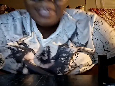 Ladypriry online show from 6, 10, 2025