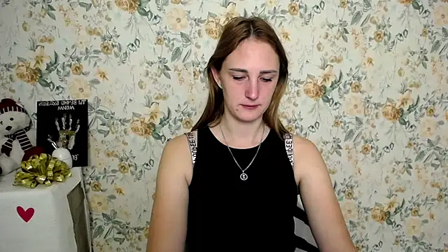 Milana Cutie  online show from 3, 10, 2025