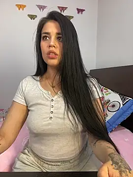 sophy whiite  online show from 19, 11, 2025