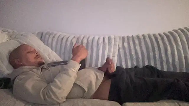 Snapshot of caramelizedzeus chatting on 19, 11, 2025 caramelizedzeus online show from 19, 11, 2025