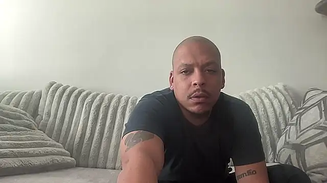 Snapshot of caramelizedzeus chatting on 12, 11, 2025 caramelizedzeus online show from 12, 11, 2025