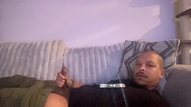 Snapshot of caramelizedzeus chatting on 8, 11, 2025 caramelizedzeus online show from 8, 11, 2025