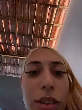 loirinhaaa online show from 21, 4, 2026