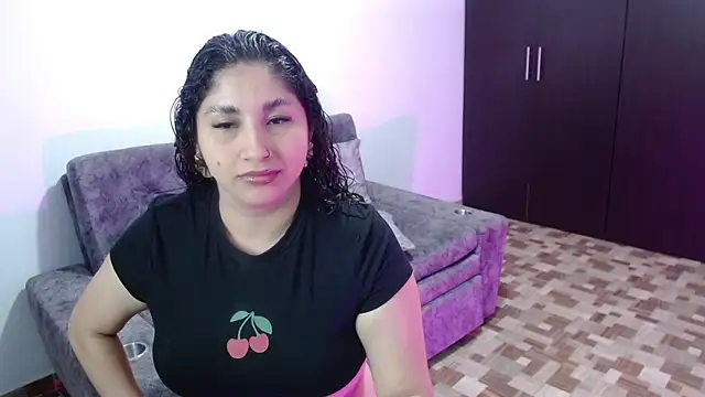 Snapshot of Gia_Dior chatting on 4, 6, 2026 Gia Dior online show from 4, 6, 2026