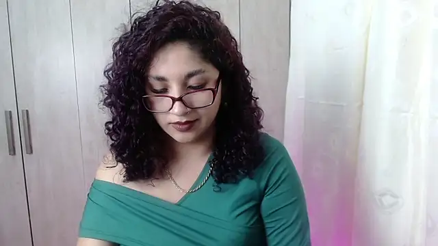 Gia Dior online show from 13, 11, 2025