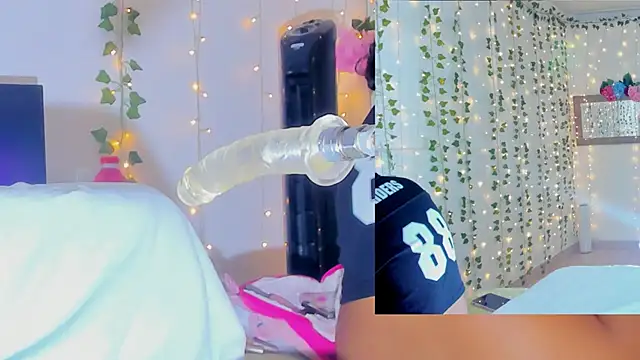 Ashley  Jones   online show from 27, 11, 2025