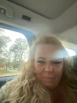 Snapshot of BonnyDesire chatting on 11, 11, 2025 BonnyDesire online show from 11, 11, 2025