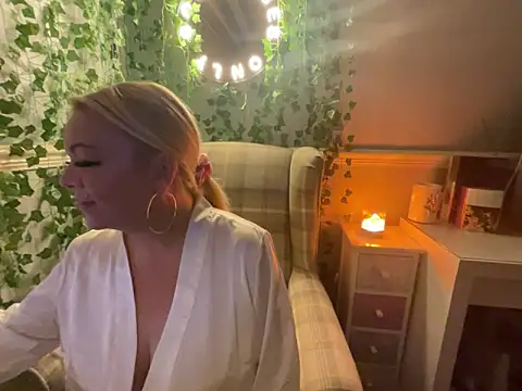 Snapshot of BonnyDesire chatting on 20, 11, 2025 BonnyDesire online show from 20, 11, 2025