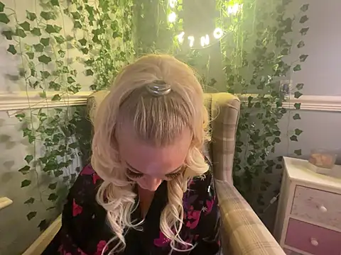 BonnyDesire online show from 14, 1, 2026