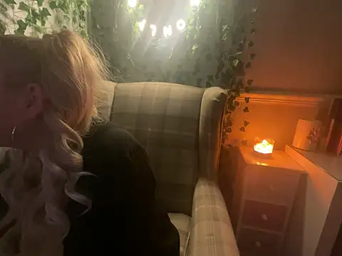 Snapshot of BonnyDesire chatting on 21, 11, 2025 BonnyDesire online show from 21, 11, 2025