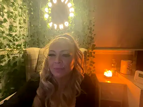 Snapshot of BonnyDesire chatting on 23, 11, 2025 BonnyDesire online show from 23, 11, 2025