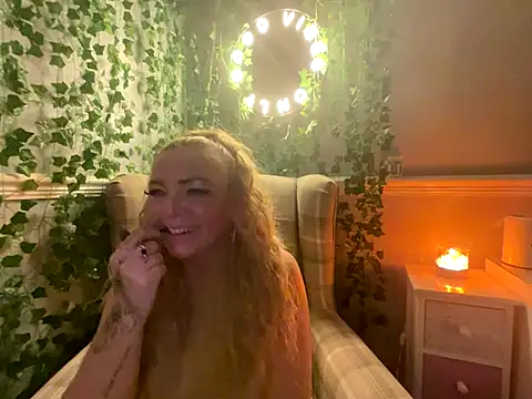 Snapshot of BonnyDesire chatting on 16, 10, 2025 BonnyDesire online show from 16, 10, 2025