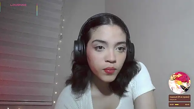 Snapshot of _curiouskitten_ chatting on 30, 11, 2025 curiouskitten online show from 30, 11, 2025