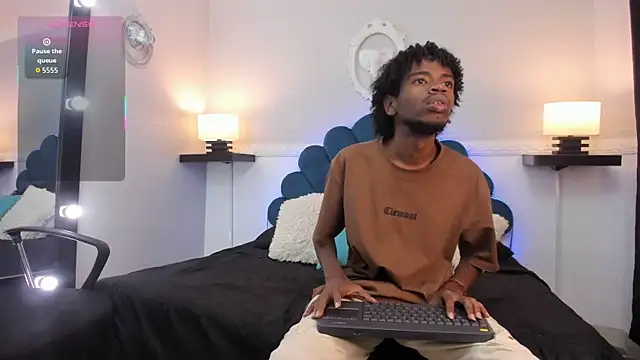 Snapshot of AllexJacob chatting on 21, 10, 2025 AllexJacob online show from 21, 10, 2025