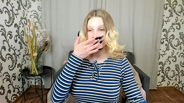  Velvet peach  online show from 14, 11, 2025