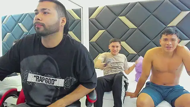 Snapshot of Hot_Threesomee chatting on 27, 11, 2025 Hot Threesomee online show from 27, 11, 2025