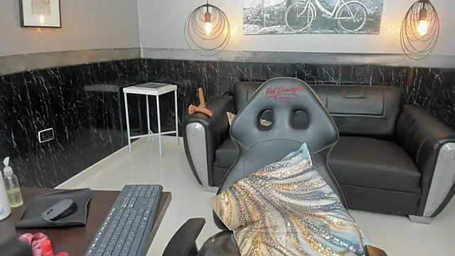 NattCurvy online show from 25, 9, 2025