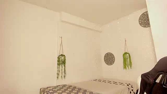 Dakota x18 online show from 10, 11, 2025