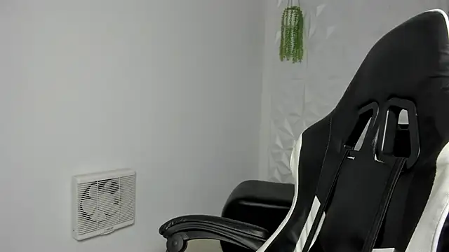 Dakota x18 online show from 6, 3, 2026