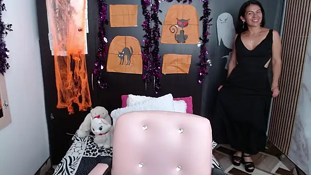 camilavargas  online show from 30, 10, 2025