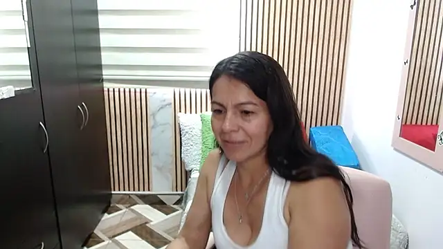 Snapshot of camilavargas_ chatting on 22, 5, 2026 camilavargas online show from 22, 5, 2026