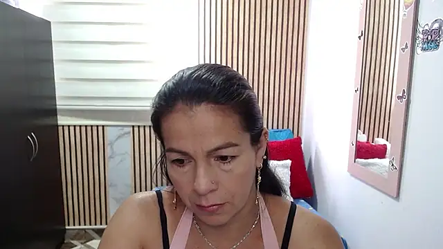 Snapshot of camilavargas_ chatting on 3, 6, 2026 camilavargas online show from 3, 6, 2026