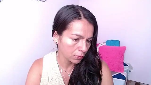 camilavargas  online show from 14, 2, 2026