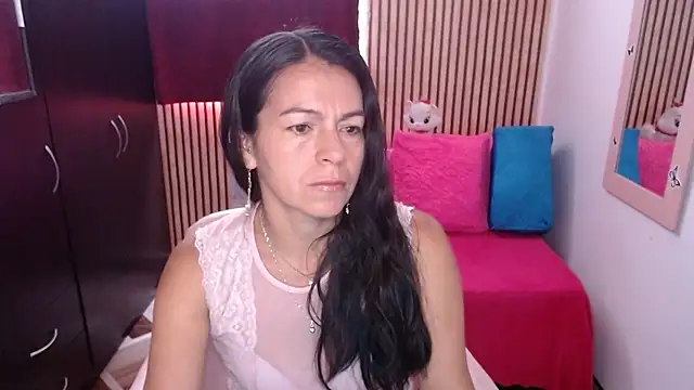 camilavargas  online show from 14, 4, 2026