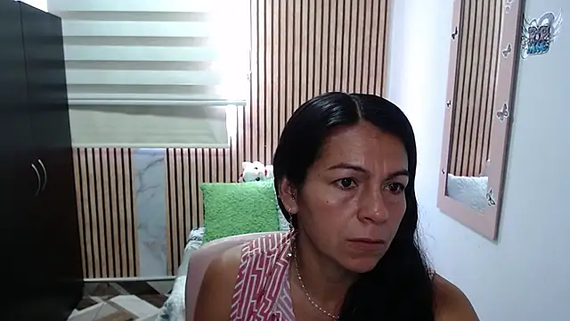 camilavargas  online show from 21, 4, 2026