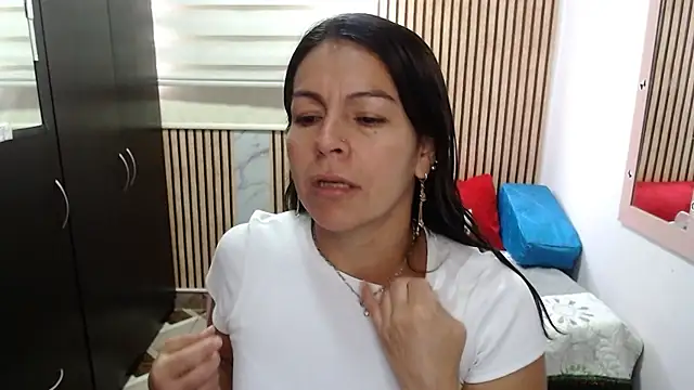 Snapshot of camilavargas_ chatting on 26, 5, 2026 camilavargas online show from 26, 5, 2026