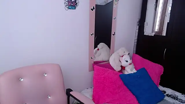 camilavargas  online show from 19, 11, 2025