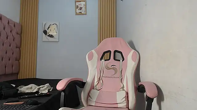 Snapshot of Naomis_35 chatting on 27, 11, 2025 Naomis 35 online show from 27, 11, 2025