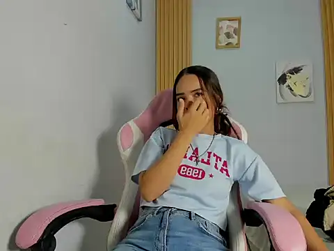 Snapshot of Naomis_35 chatting on 29, 10, 2025 Naomis 35 online show from 29, 10, 2025