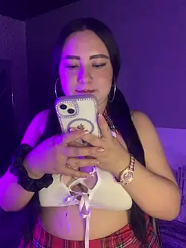 Ssusann Pink online show from 30, 9, 2025