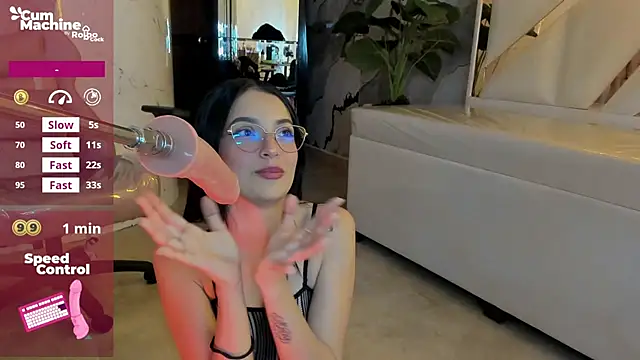 Snapshot of sophiadoll_tf chatting on 11, 11, 2025 sophiadoll tf online show from 11, 11, 2025