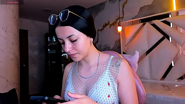 sophiadoll tf online show from 18, 7, 2026